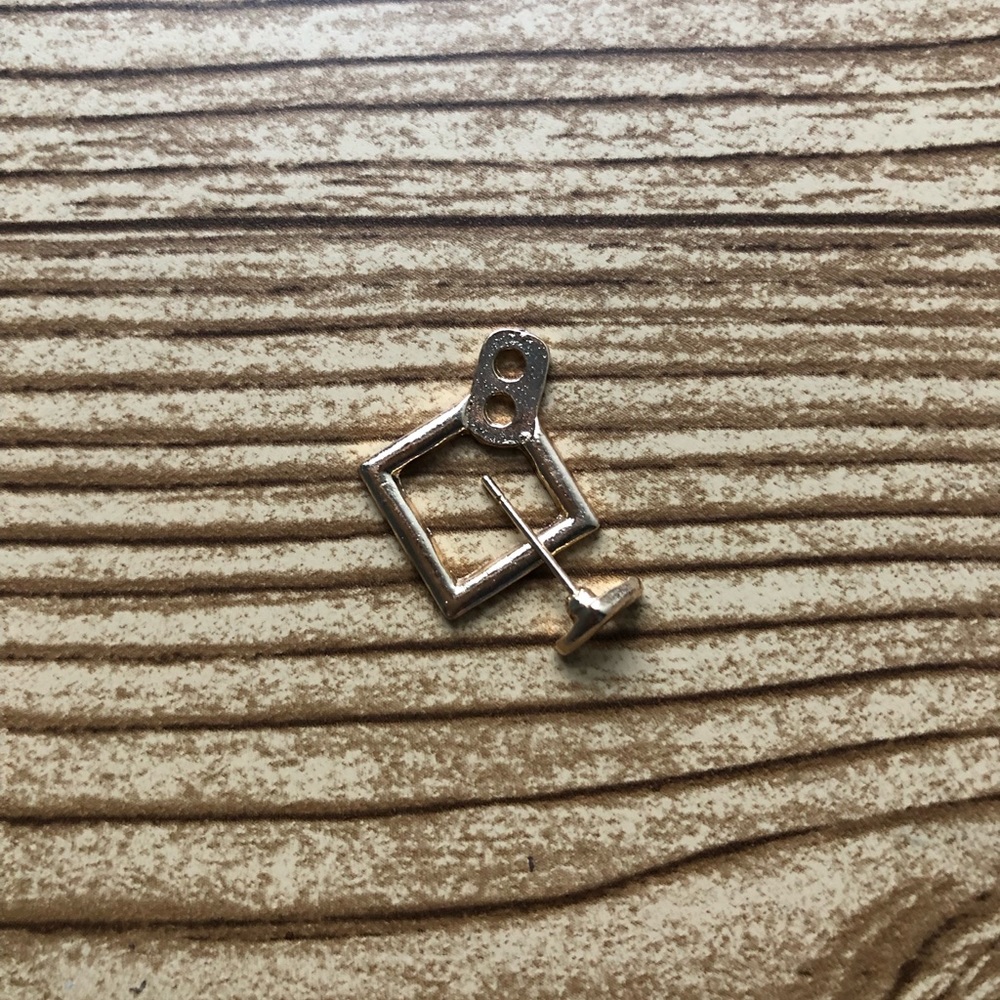 ⭐️ 4/$23 geometric hollow earrings gold and silver - Picture 3 of 5